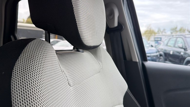 Renault Captur 0.9 TCE 90 Iconic 5dr Petrol Hatchback